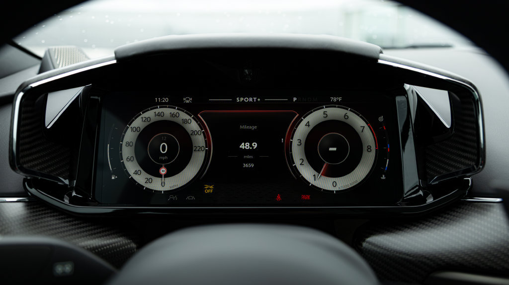 Used 2025 Aston Martin Vanquish RWD image 16