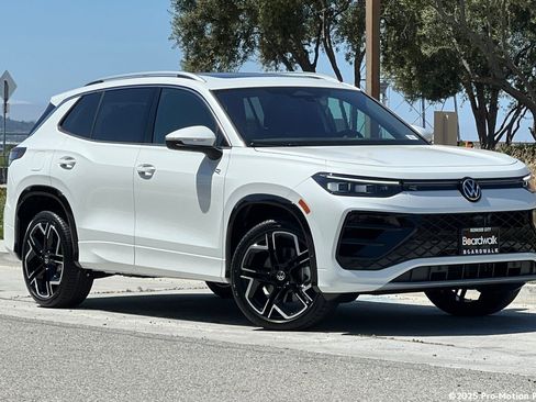 New 2026 Volkswagen Tiguan SEL R-Line AWD/4WD image 1