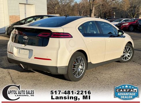 Used 2011 Chevrolet Volt Premium w/ Premium Trim Package image 8