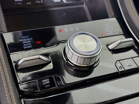 Used 2023 Jeep Grand Cherokee Summit AWD/4WD image 8