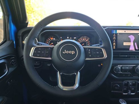 New 2026 Jeep Wrangler Unlimited Sahara w/ Whitecap Package AWD/4WD image 19