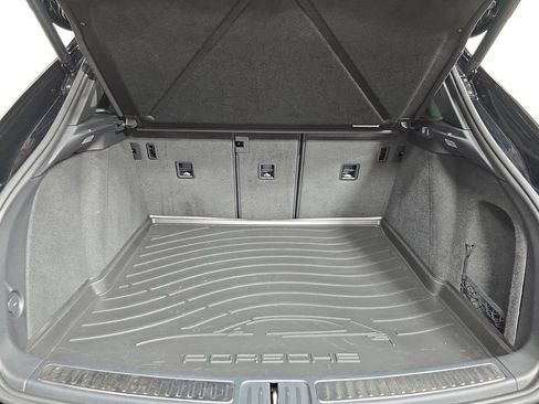 Certified 2026 Porsche Macan AWD/4WD image 25