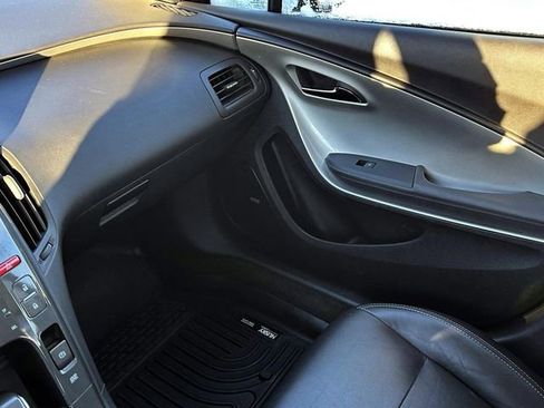 Used 2011 Chevrolet Volt Premium w/ Premium Trim Package image 26