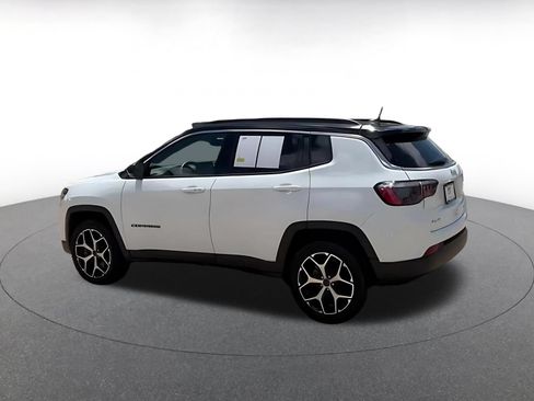 Used 2025 Jeep Compass Limited AWD/4WD image 11