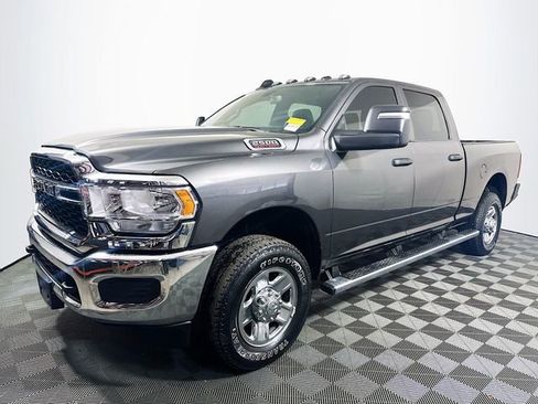 Used 2024 RAM 2500 Tradesman w/ Chrome Appearance Group image 4
