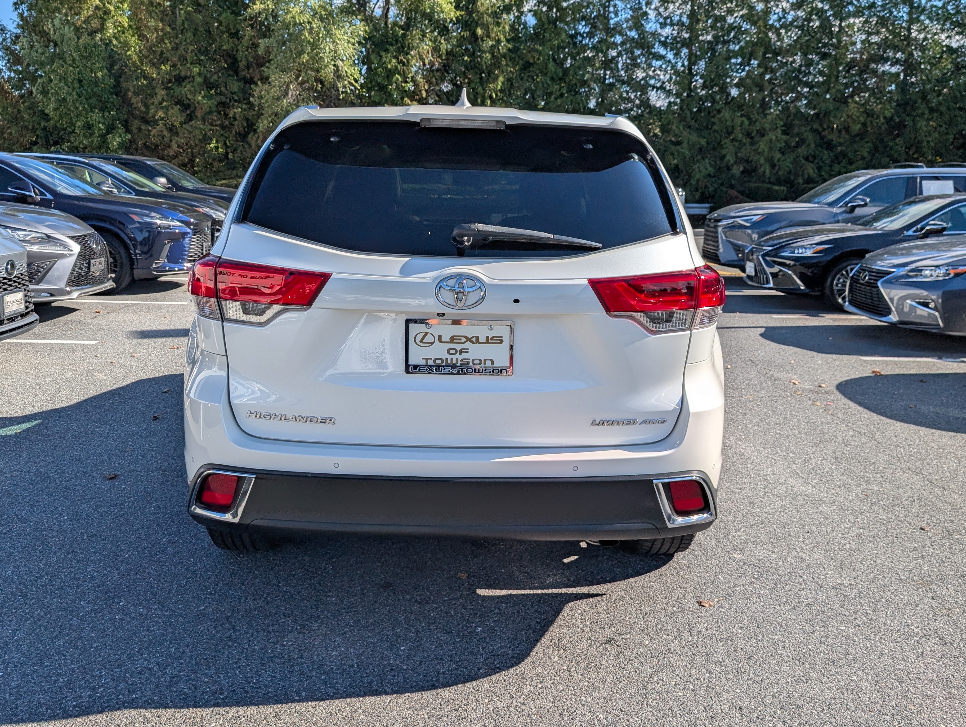 Used 2017 Toyota Highlander Limited Platinum w/ Carpet Mat Package AWD/4WD image 4