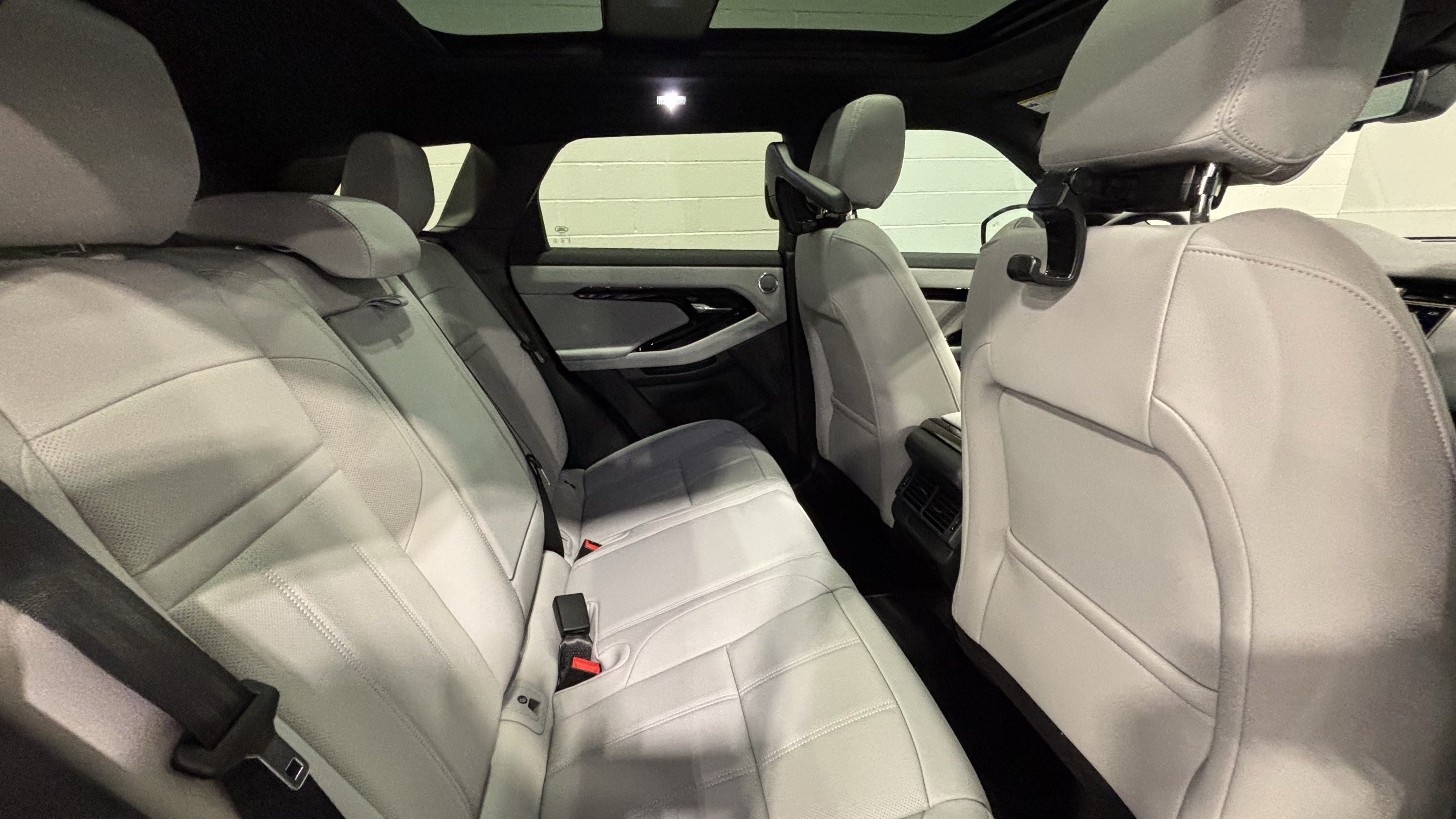 New 2026 Land Rover Range Rover Evoque S AWD/4WD image 16