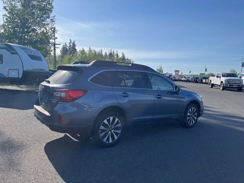 Used 2017 Subaru Outback 2.5i Limited AWD/4WD image 3