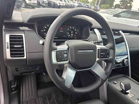 Used 2025 Land Rover Discovery S AWD/4WD image 27