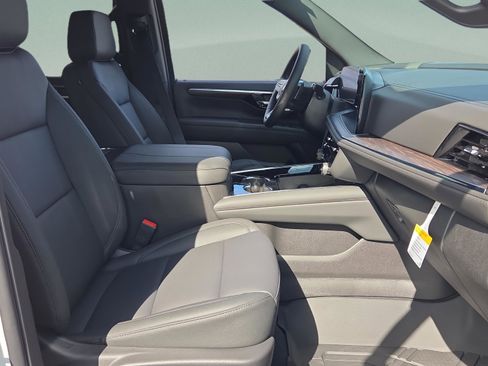 New 2026 Chevrolet Suburban LT w/ Comfort Package image 10