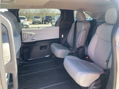 Certified 2026 Toyota Sienna XLE image 26
