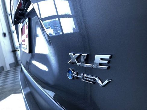 New 2025 Toyota RAV4 XLE image 7