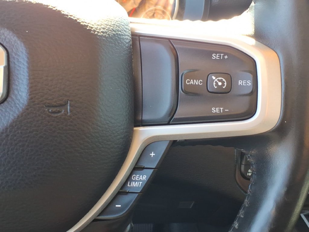 Used 2020 RAM 1500 Big Horn AWD/4WD image 11