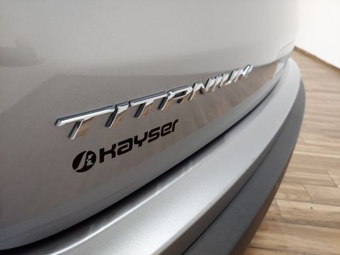 Used 2022 Ford Edge Titanium AWD/4WD image 13
