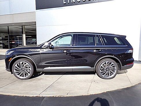 New 2025 Lincoln Aviator Reserve w/ Equipment Group 201A AWD/4WD image 2