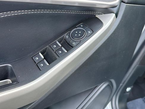 Used 2022 Ford Explorer Limited image 28