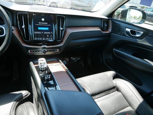 Certified 2024 Volvo XC60 T8 Ultimate w/ Protection Package Premier AWD/4WD image 14