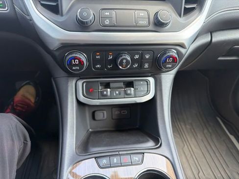 Used 2023 GMC Acadia SLE w/ Driver Convenience Package AWD/4WD image 29