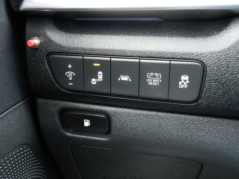 Certified 2022 Kia Niro Touring Special Edition image 26