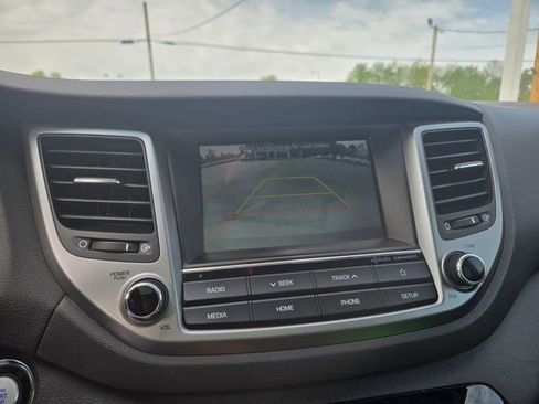 Used 2018 Hyundai Tucson Value FWD image 12