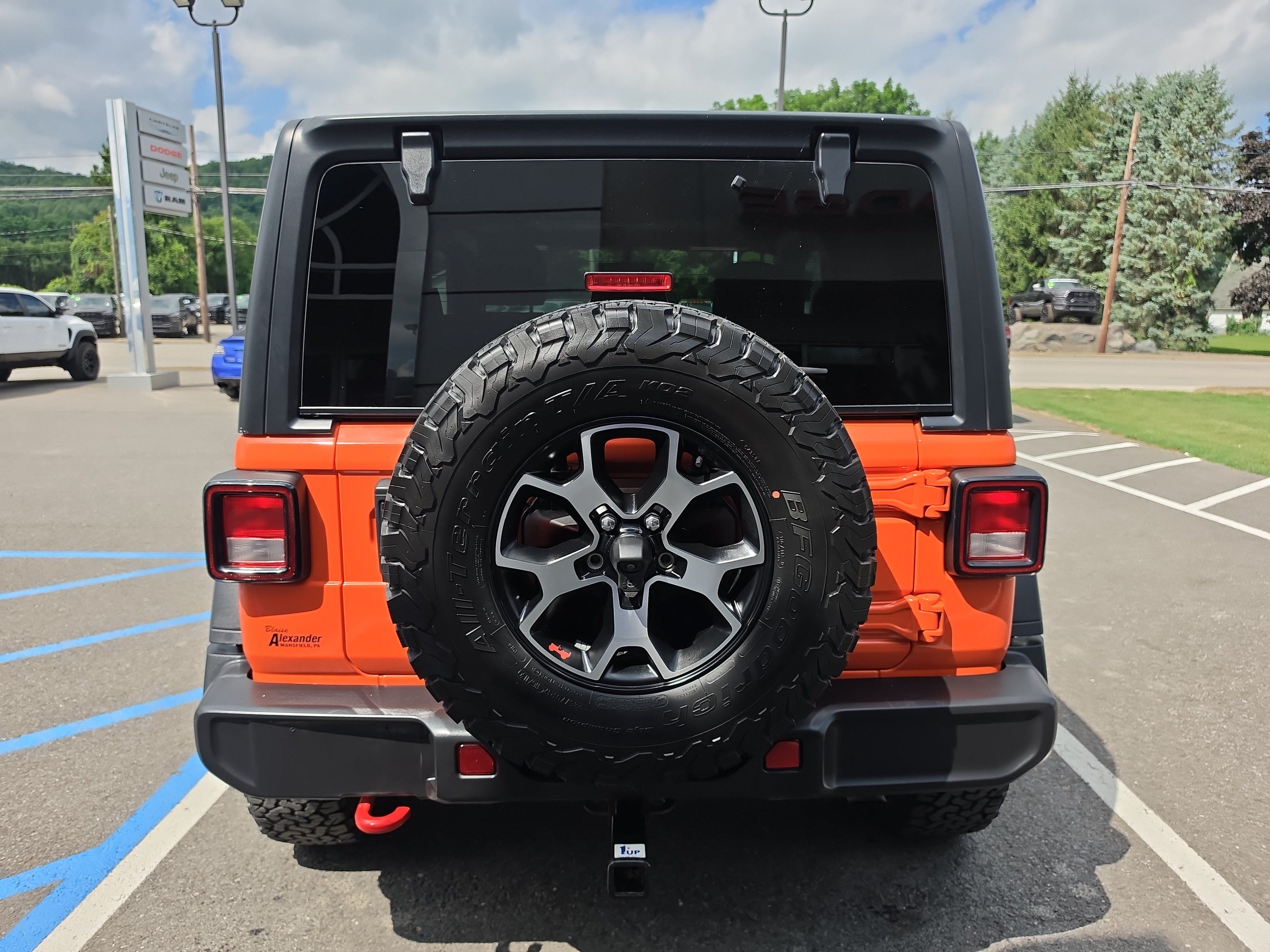 Used 2023 Jeep Wrangler Rubicon w/ Cold Weather Group AWD/4WD image 4