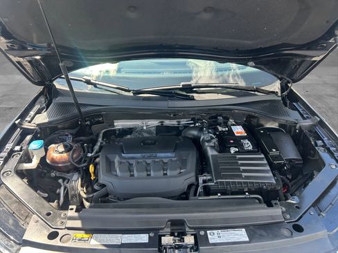 Used 2018 Volkswagen Tiguan SE image 11