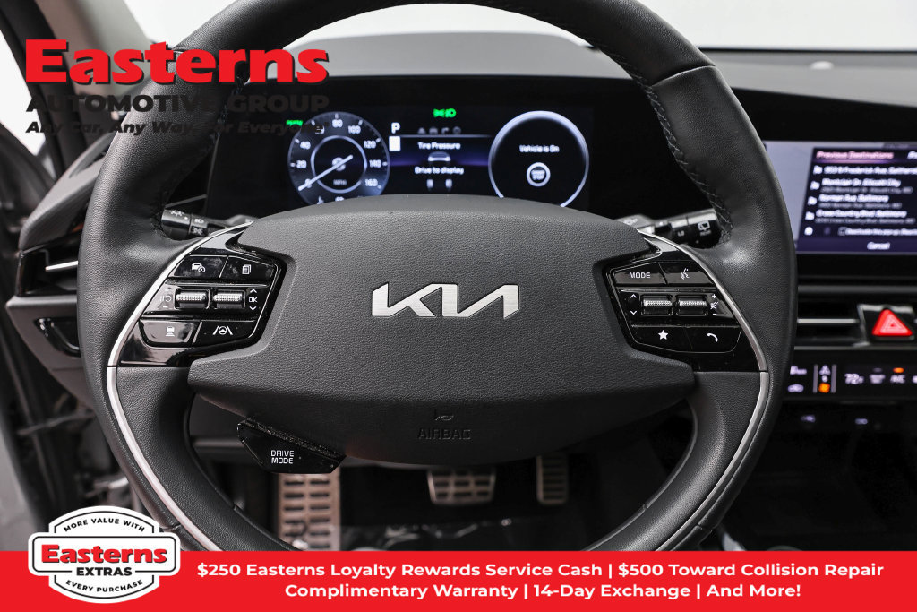 Used 2023 Kia Niro Wave w/ Wave Preserve Package FWD image 11