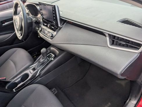 Used 2021 Toyota Corolla LE image 17