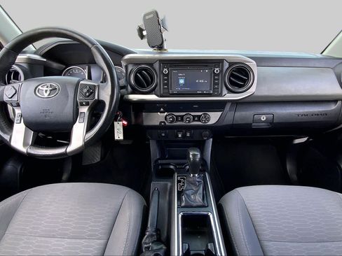 Used 2019 Toyota Tacoma SR5 RWD image 14