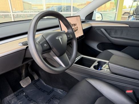 Used 2023 Tesla Model Y Long Range AWD/4WD image 35