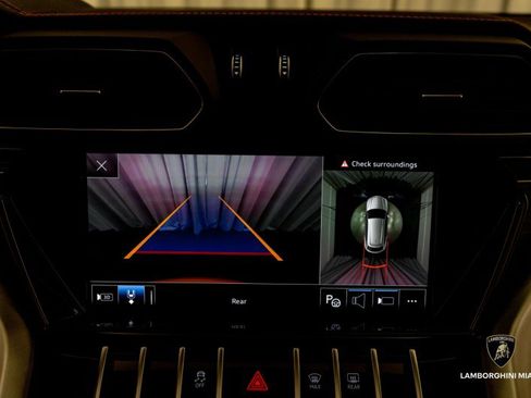Used 2022 Lamborghini Urus image 54