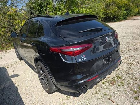 Used 2022 Alfa Romeo Stelvio Veloce image 7