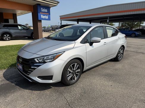 Used 2025 Nissan Versa SV FWD image 1