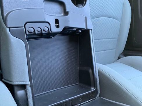 Used 2017 RAM 1500 Express AWD/4WD image 21