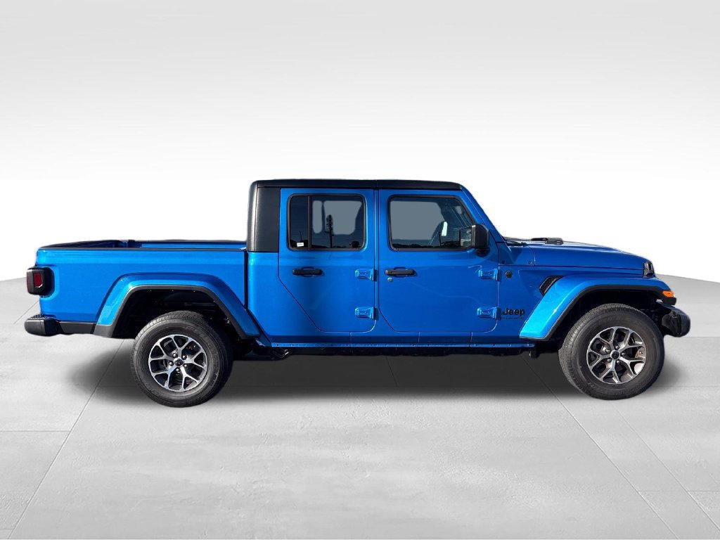 Used 2024 Jeep Gladiator Sport AWD/4WD image 6