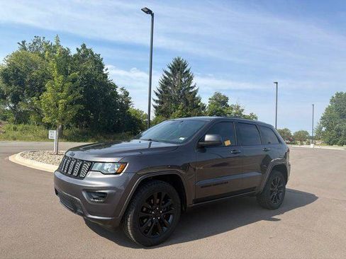 Certified 2019 Jeep Grand Cherokee Altitude AWD/4WD image 1