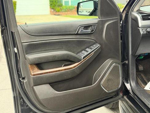 Used 2019 Chevrolet Tahoe 2WD w/ Remote Keyless Entry Package image 11