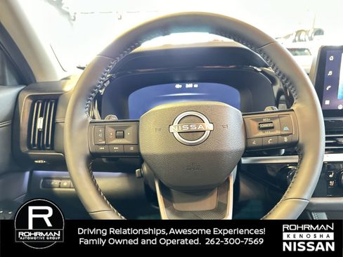 New 2026 Nissan Pathfinder Platinum image 11