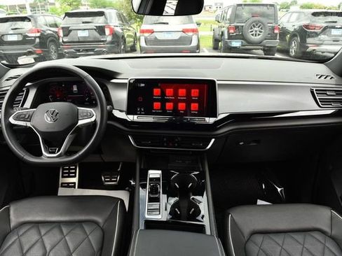Certified 2024 Volkswagen Atlas Cross Sport SEL Premium R-Line AWD/4WD image 7