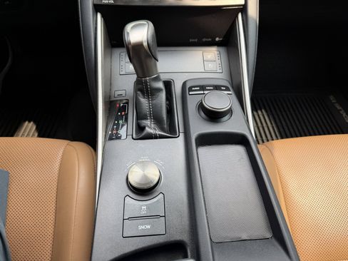 Used 2017 Lexus IS 300 AWD image 31