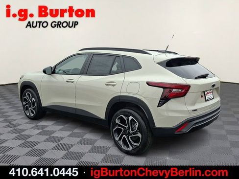 New 2026 Chevrolet Trax RS w/ Sunroof Package image 3