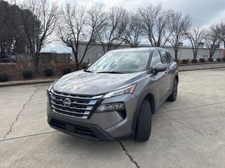 Used 2024 Nissan Rogue SV video 1
