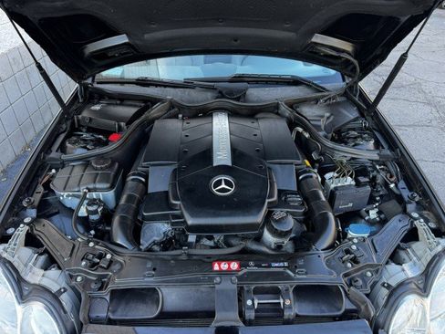 Used 2005 Mercedes-Benz CLK 500 Coupe image 5