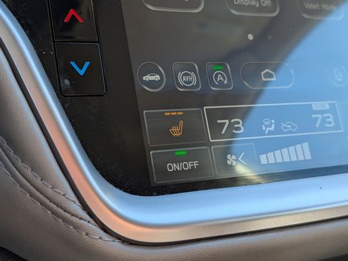 Used 2024 Subaru Outback Premium image 31