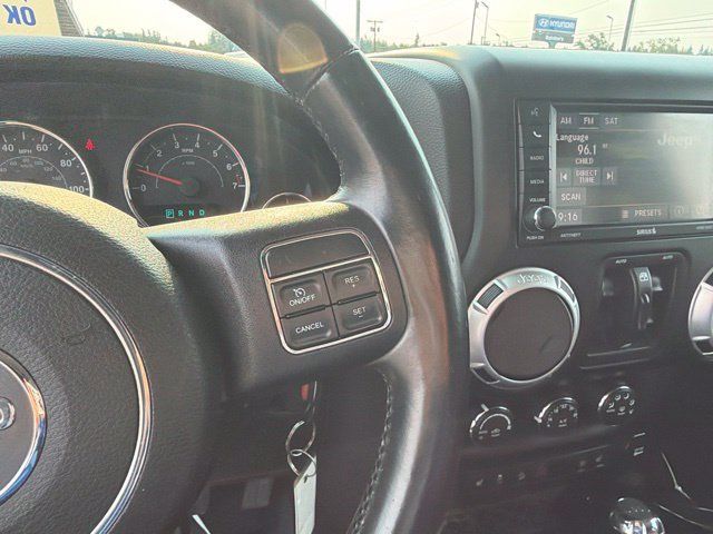 Used 2013 Jeep Wrangler Unlimited Sahara w/ Connectivity Group AWD/4WD image 20