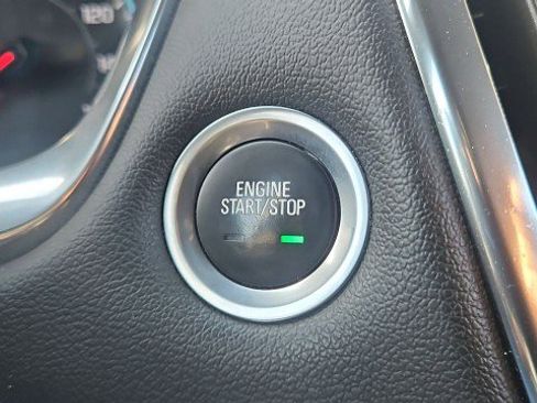 Used 2023 Chevrolet Traverse LT FWD image 16