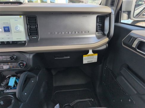 New 2025 Ford Bronco Big Bend w/ Black Diamond Package image 17