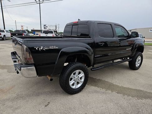 Used 2014 Toyota Tacoma PreRunner w/ SR5 Package RWD image 8
