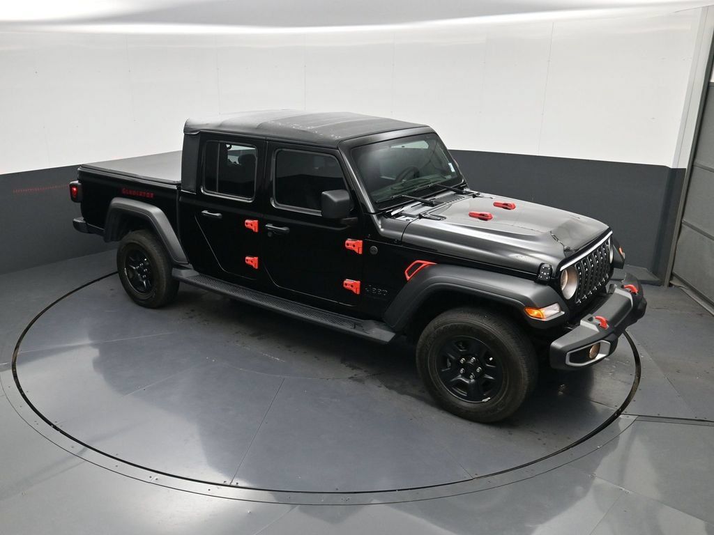 Used 2025 Jeep Gladiator Sport AWD/4WD image 28