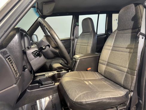 Used 2000 Jeep Cherokee SE image 9